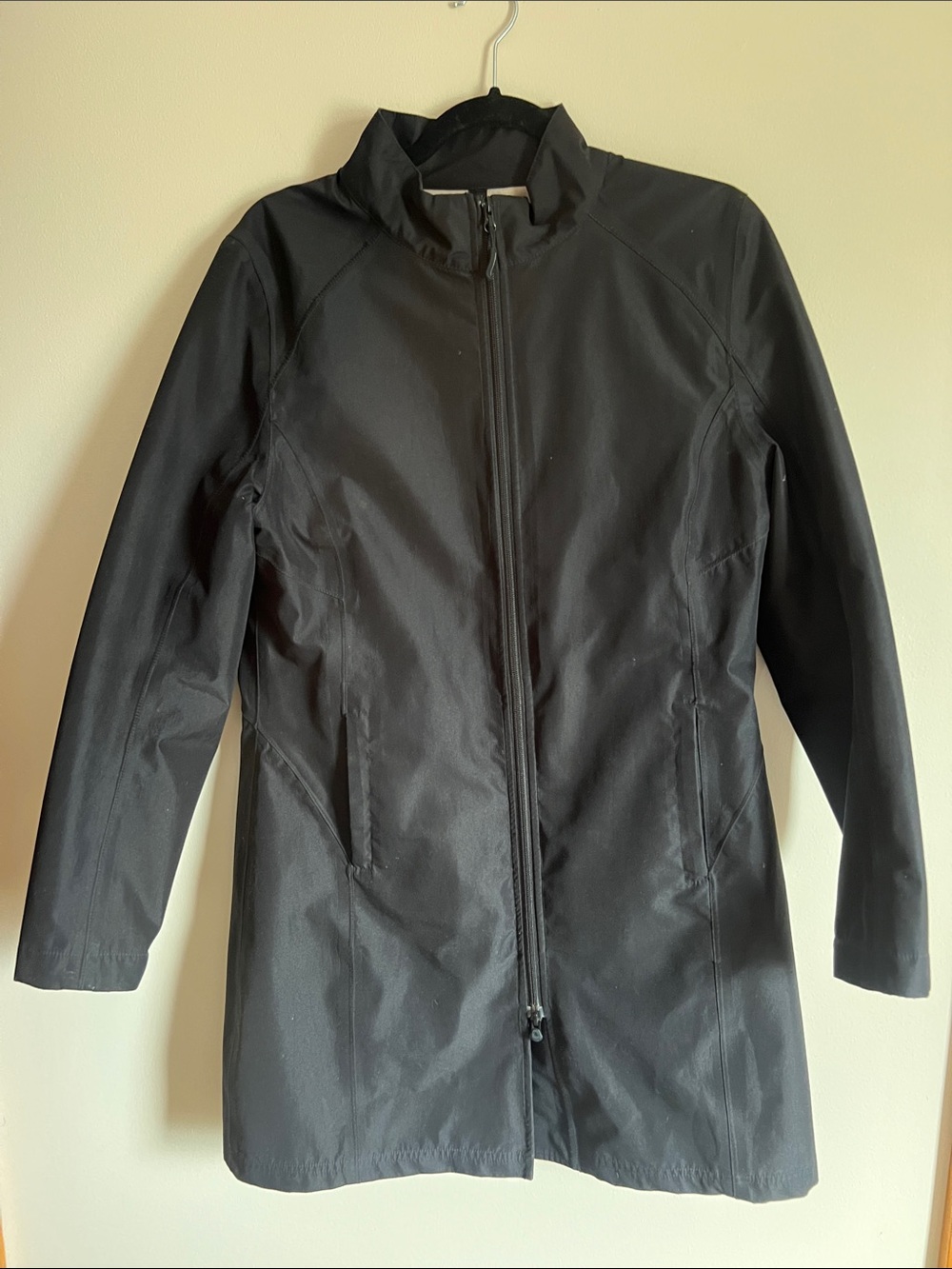 MPG Black Women’s Zip-Front Raincoat